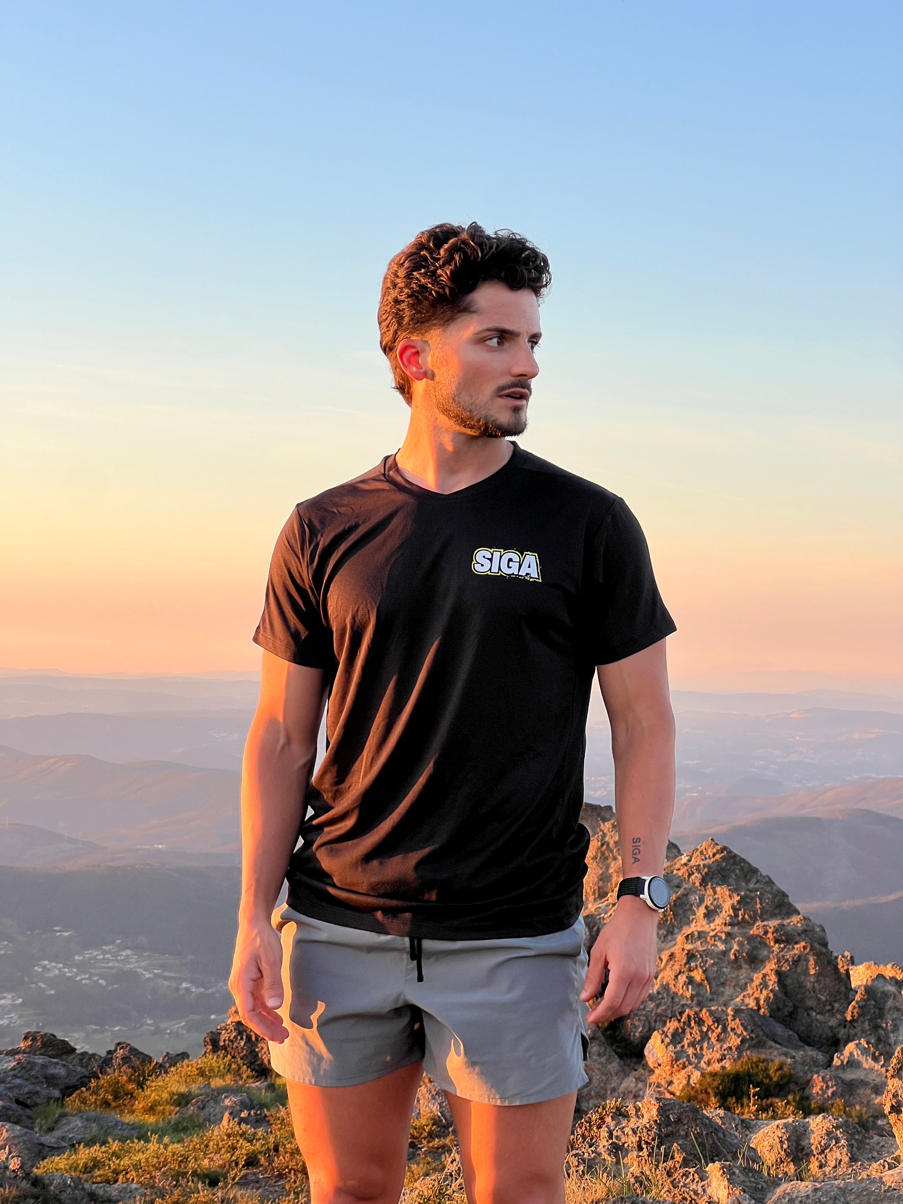T-Shirt Não Arranjes Desculpas Preta
